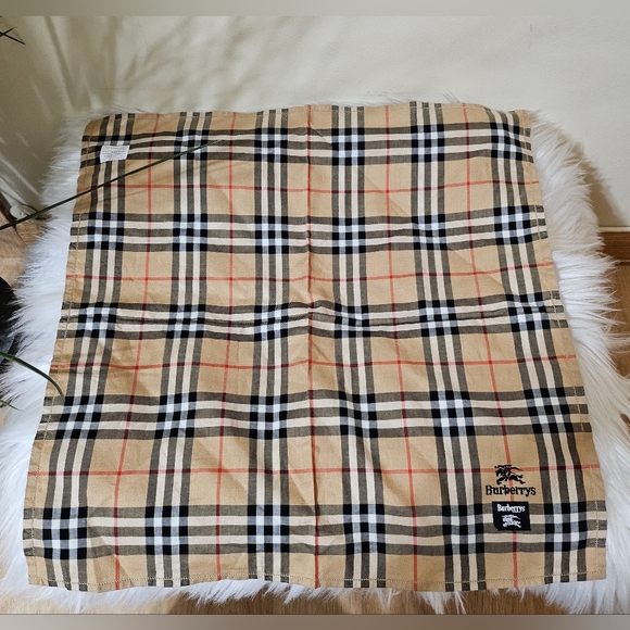 ⚜️ Burberry Handkerchief Scarf ⚜️ - Picture 3 of 7